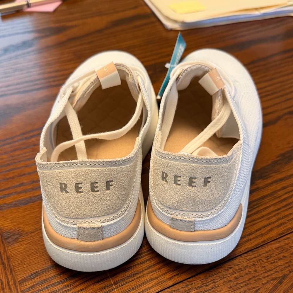 Reef Women's Classic White Sneakers - Picture 3 of 4